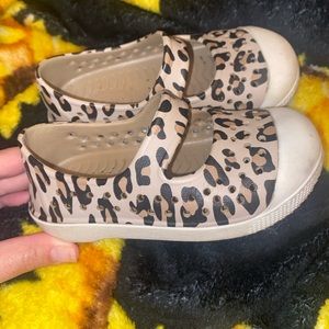 Old baby toddler size 7 still in good condition